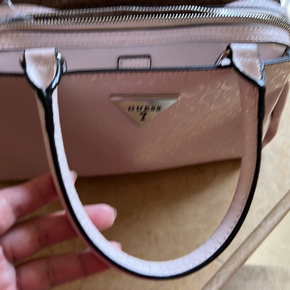 Guess Satchel/ Crossbody - Picture 5 of 15